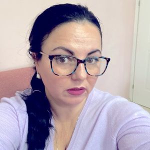 Meet your Posher, Sonila